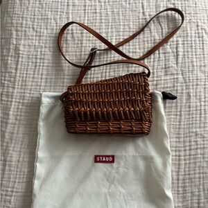 STAUD Acute Brown Woven Bag